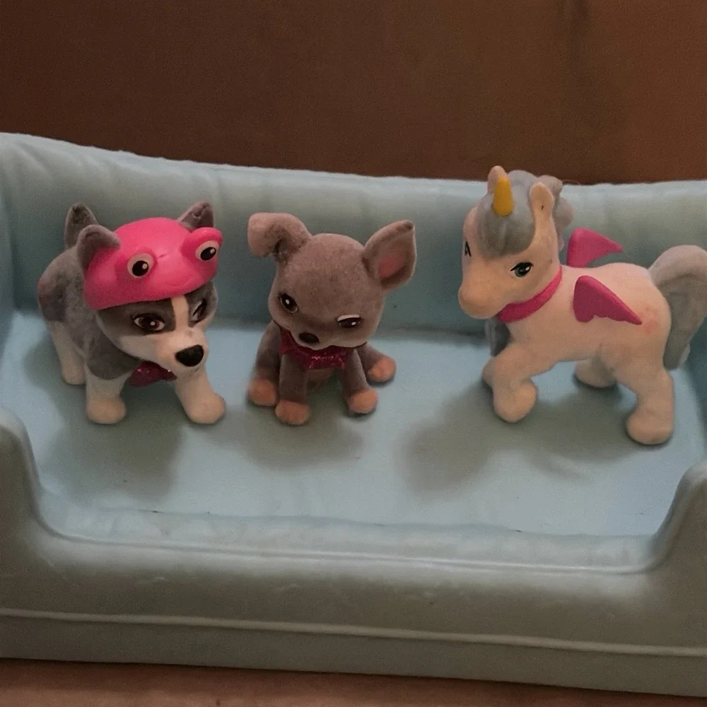 Barbie Pets And Animals Flocked - Lot Of‎ 3 Pets - Puppies Unicorn And Pet Bed